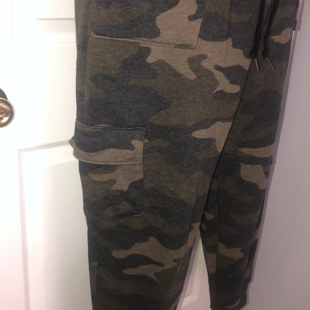 PINK Joggers - Picture 3 of 6